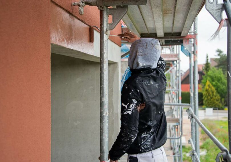 Mass Image Compressor Compressed this image. https://sourceforge.net/projects/icompress/ with Quality:70